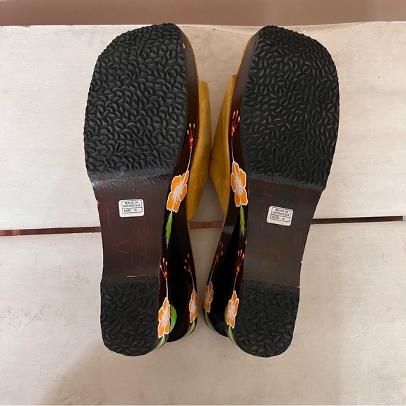 Vintage Wooden Tropical High Heels - Picture 5 of 5